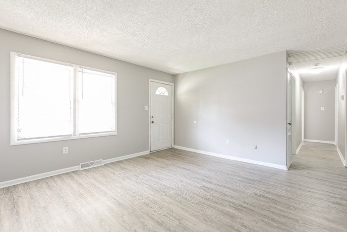 Building Photo - 1905 State Rd S-42-3392