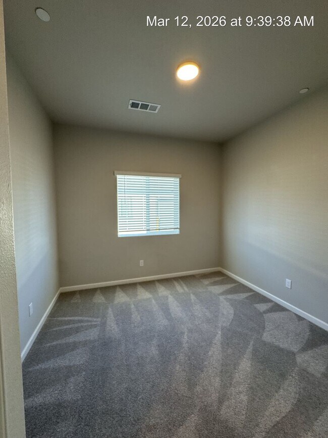 Building Photo - 4320