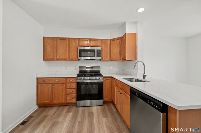 Building Photo - 21 Whitmore Ln