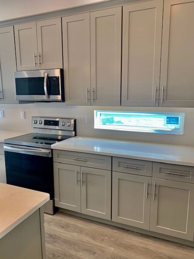 Building Photo - Newer Home waiting for you !