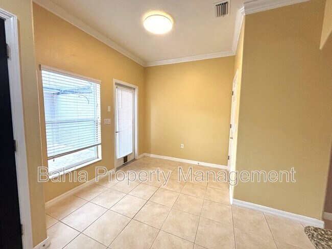Building Photo - 14120 Oakham St