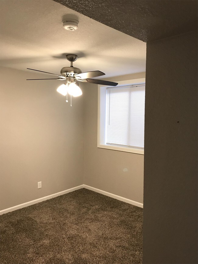 Building Photo - 1325 10th Ave