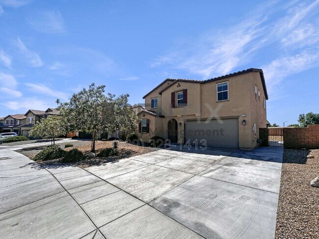 Building Photo - 15739 Yosemite St