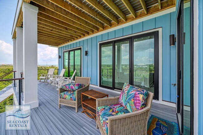 Building Photo - OFF-SEASON MONTHLY RENTAL - IT'S A BIG DILL!!