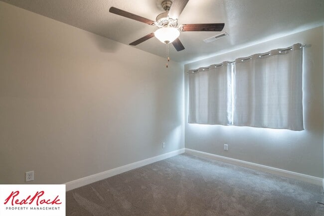 Building Photo - Newer Townhome in Hurricane Heights