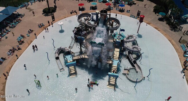 Building Photo - 39 Woodmere Ln