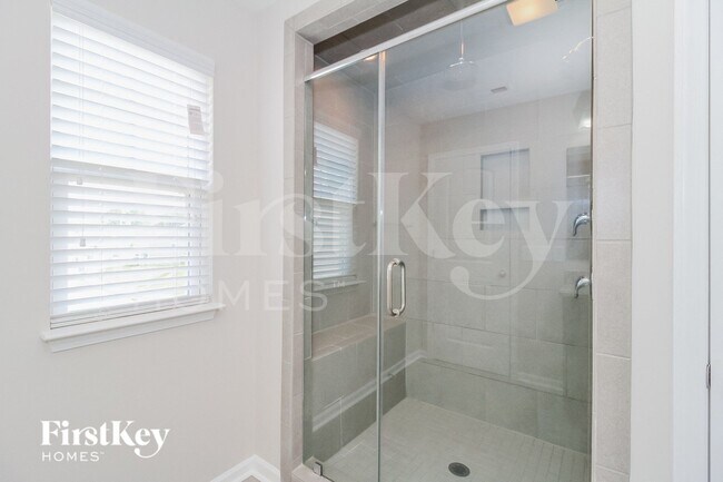 Building Photo - 1307 Red Deer Dr