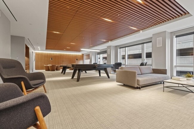 Building Photo - 2 Shore Ln