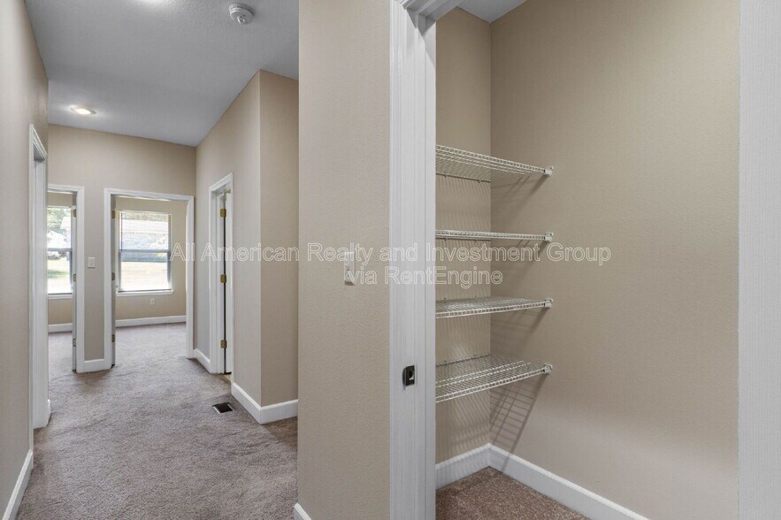 Building Photo - 511 Arbor Lake Dr