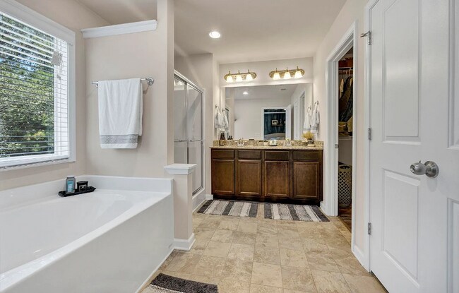 Building Photo - 204 Ashewicke Dr