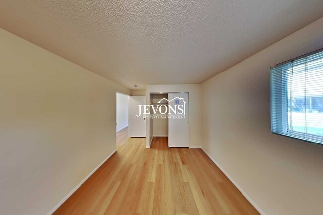 Building Photo - 404 S 81st Ave