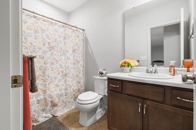 Building Photo - 624 Morven Park Dr