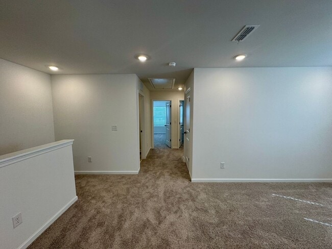 Building Photo - Beautiful New 3BR/2.5BA Townhouse