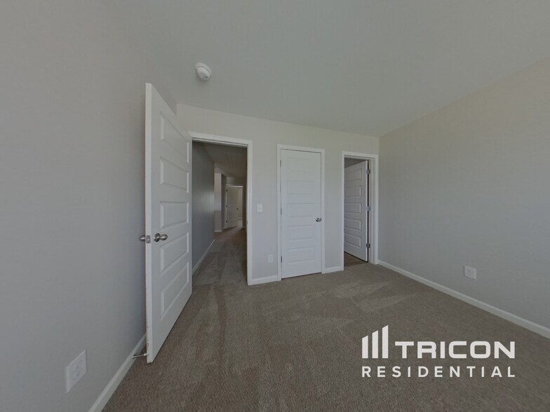 Building Photo - 124 Sims Ct