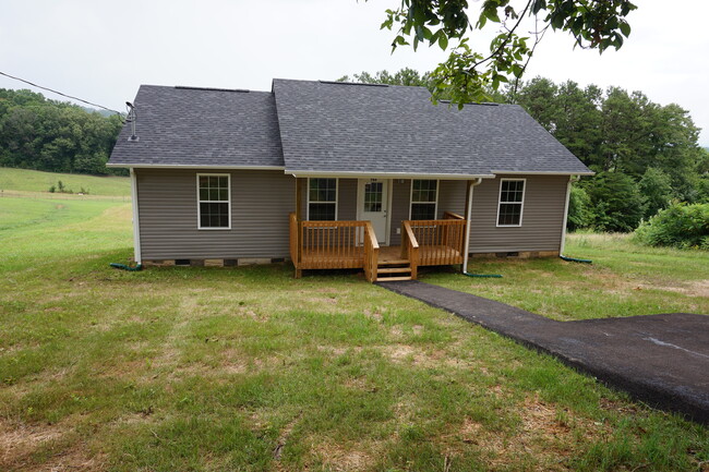 Building Photo - 784 Parsonage Rd