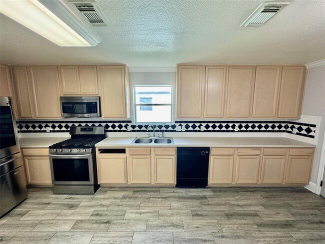 Building Photo - 21355 Claretfield Ct