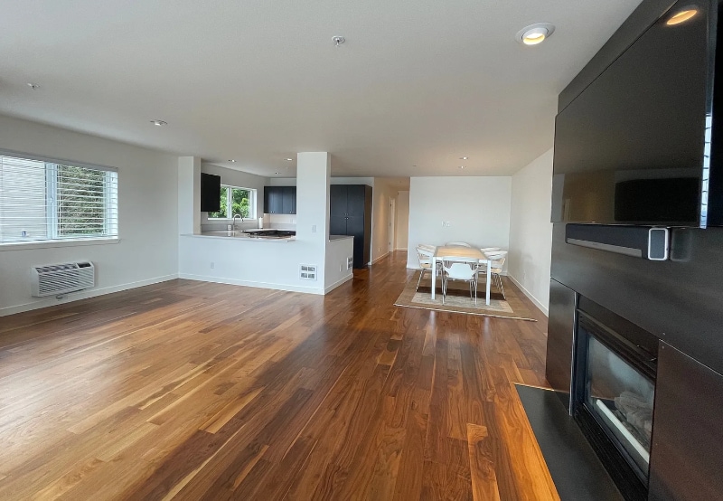 Building Photo - 1402 Alki Ave SW