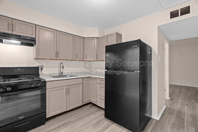 Building Photo - 2323 Woodson Rd