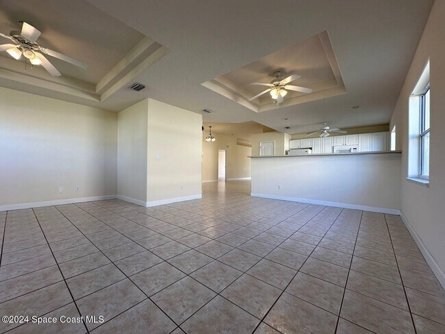 Building Photo - 565 Limerick Dr