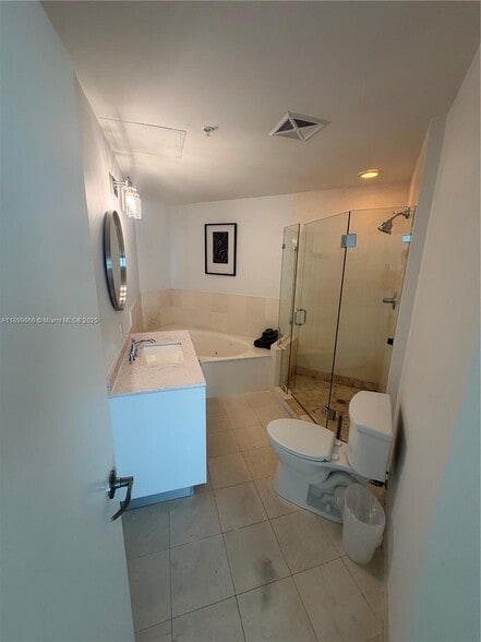 Building Photo - 60 SW 13th St