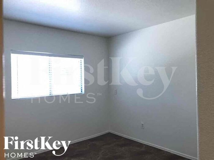 Building Photo - 9032 E Pampa Ave