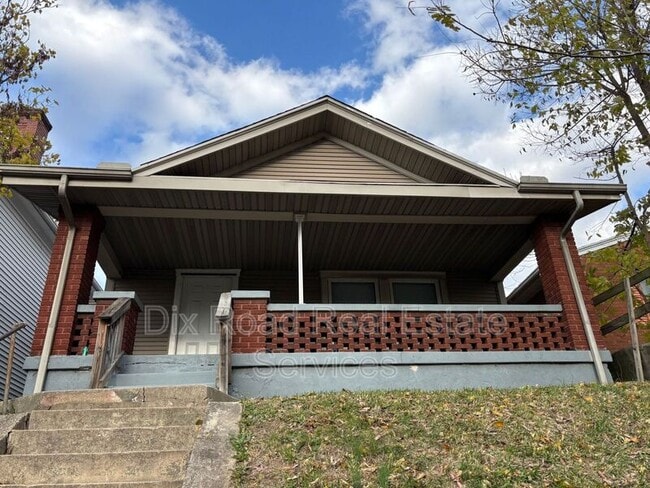 Primary Photo - 916 Linden Ave