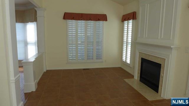 Building Photo - 85 Buckthorn Ct