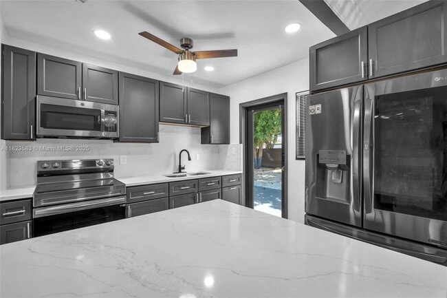 Building Photo - 14600 NW 11th Ct