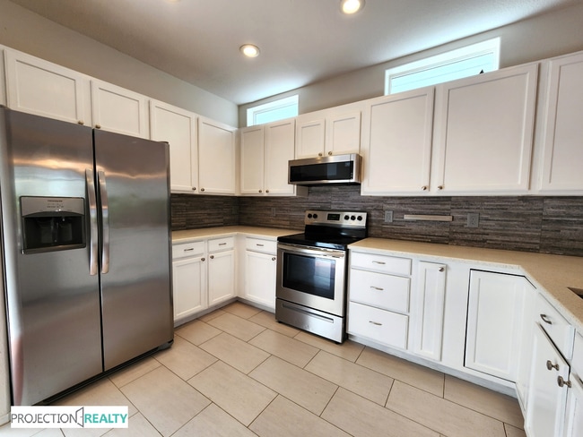 Building Photo - 849 NW Forest Creek Dr