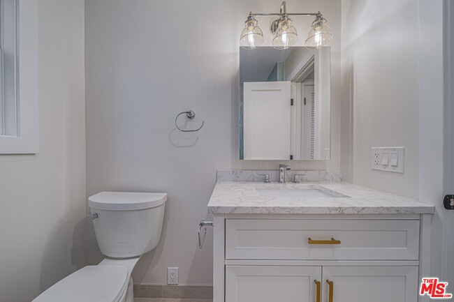 Building Photo - 1125 Manhattan Ave