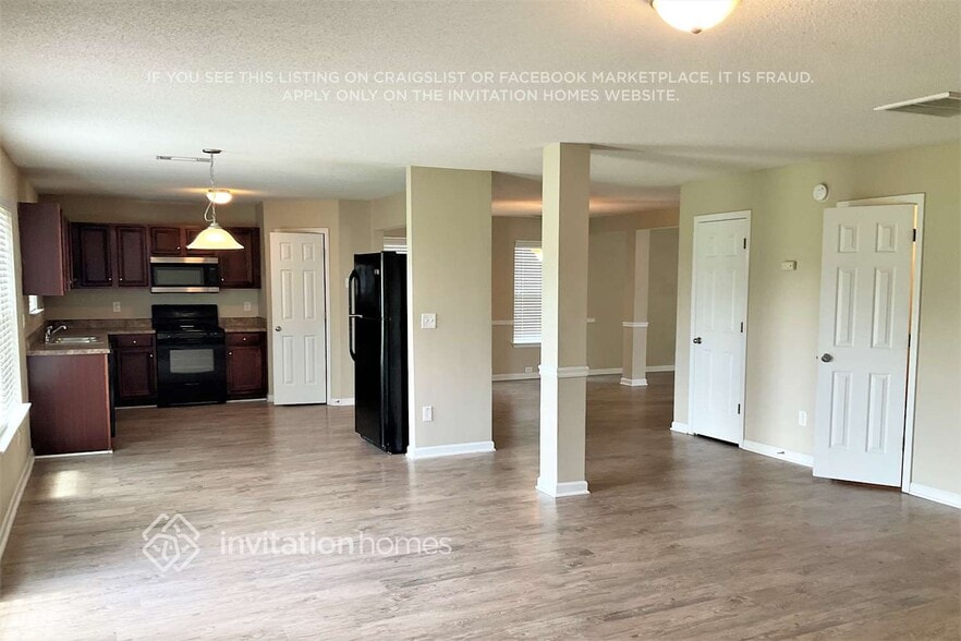 Building Photo - 3502 Rosebud Park Dr