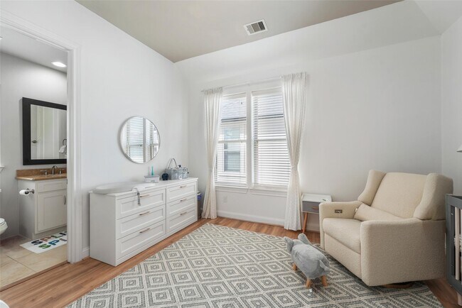 Building Photo - 5612 Kiam St