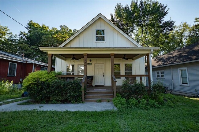 Building Photo - 184 Laurel Ave SW