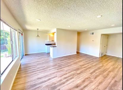 Building Photo - 985 S Idaho St