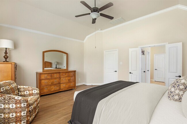 Building Photo - 6703 Honeycrest Lane