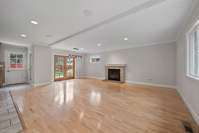Building Photo - Beautiful 4/2 Executive Home with Cupertin...