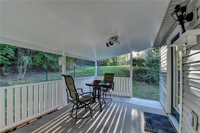 Building Photo - 3112 Sentinel Cir