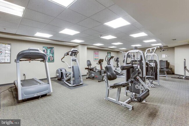 Building Photo - 7923 Eastern Ave NW