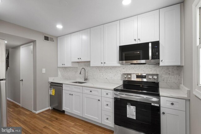 Building Photo - 941 Sherwood Ct