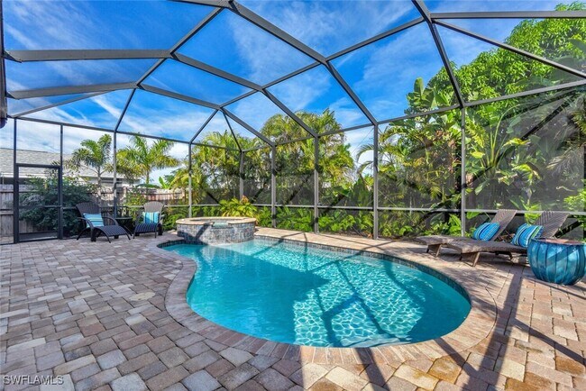 Building Photo - 707 104th Ave N