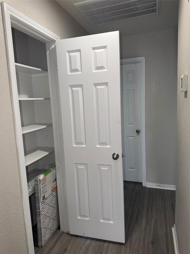 Building Photo - 2227 Sanders Brook Dr
