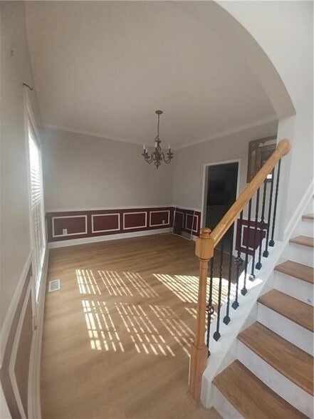 Building Photo - 621 Waterstone Dr SW