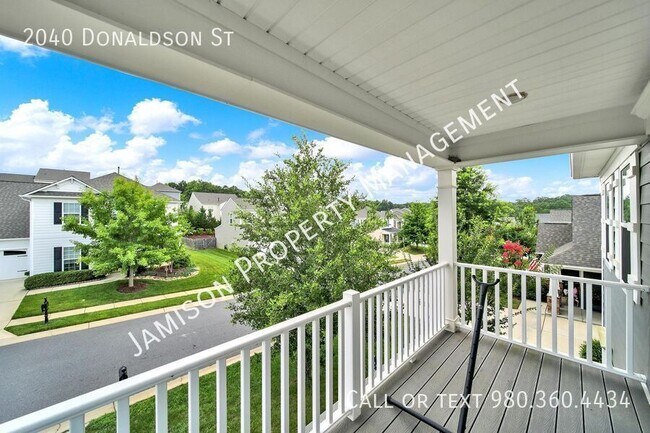 Building Photo - 2040 Donaldson St