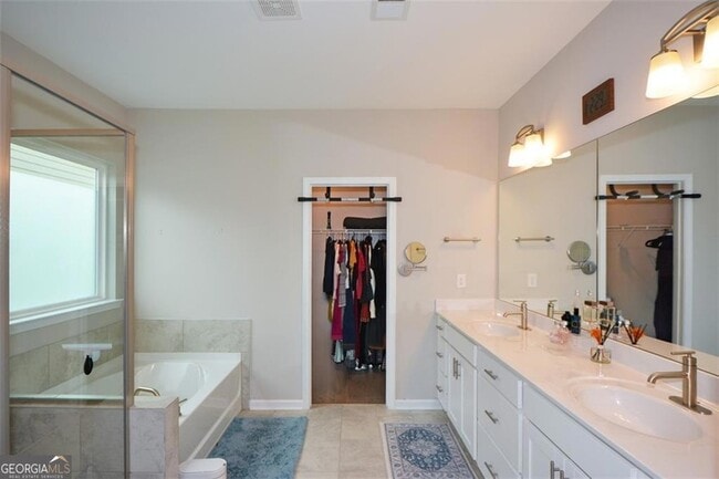 Building Photo - 3401 Park Pointe Cir