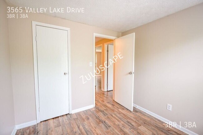 Building Photo - 3565 Valley Lake Dr