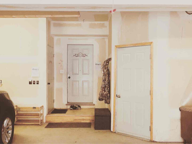 Building Photo - 264 Hawk Rd