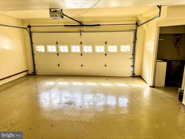 Building Photo - 6403 Velliety Ln