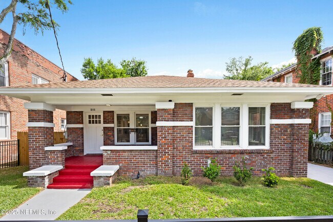Primary Photo - 131 Cottage Ave