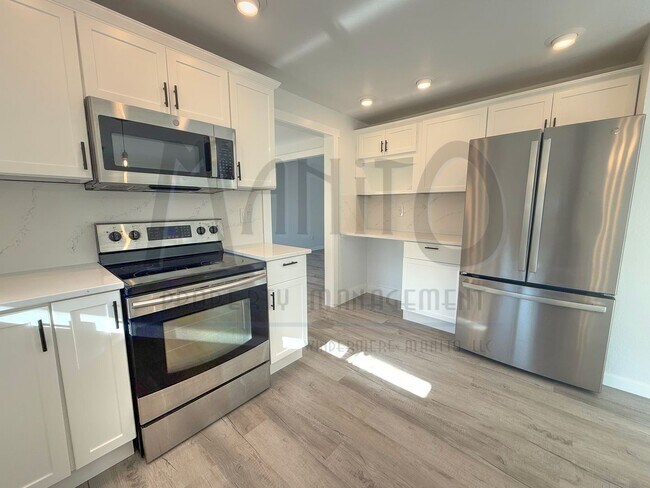 Building Photo - Spacious Nine Mile Home On Acreage
