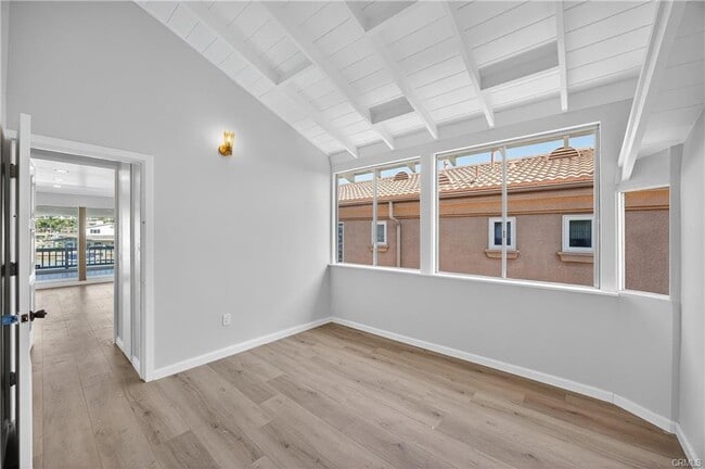 Building Photo - 613 36th St